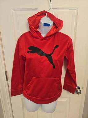 V7 PUMA Red long sleeve hoodie size M 10-12